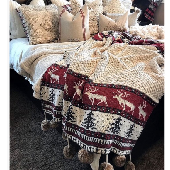 Gorgeous Xmas throw from pottery barn - Picture 5 of 6
